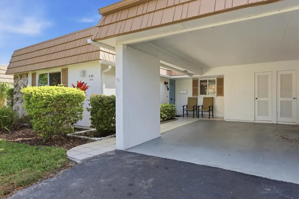 2713 Riverbluff Court Sarasota FL 34231