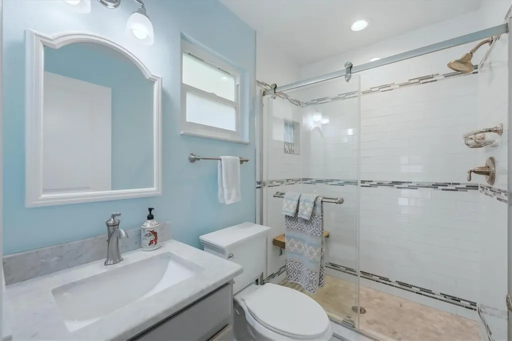 2713 Riverbluff Court Sarasota FL 34231
