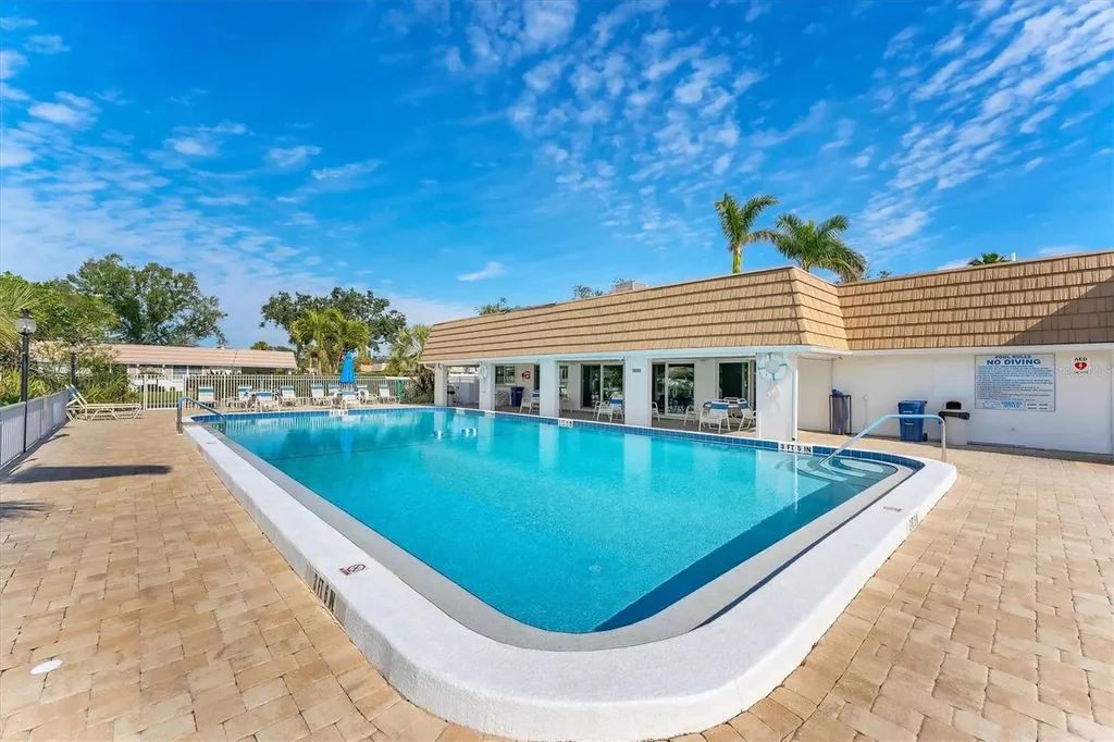 2713 Riverbluff Court Sarasota FL 34231