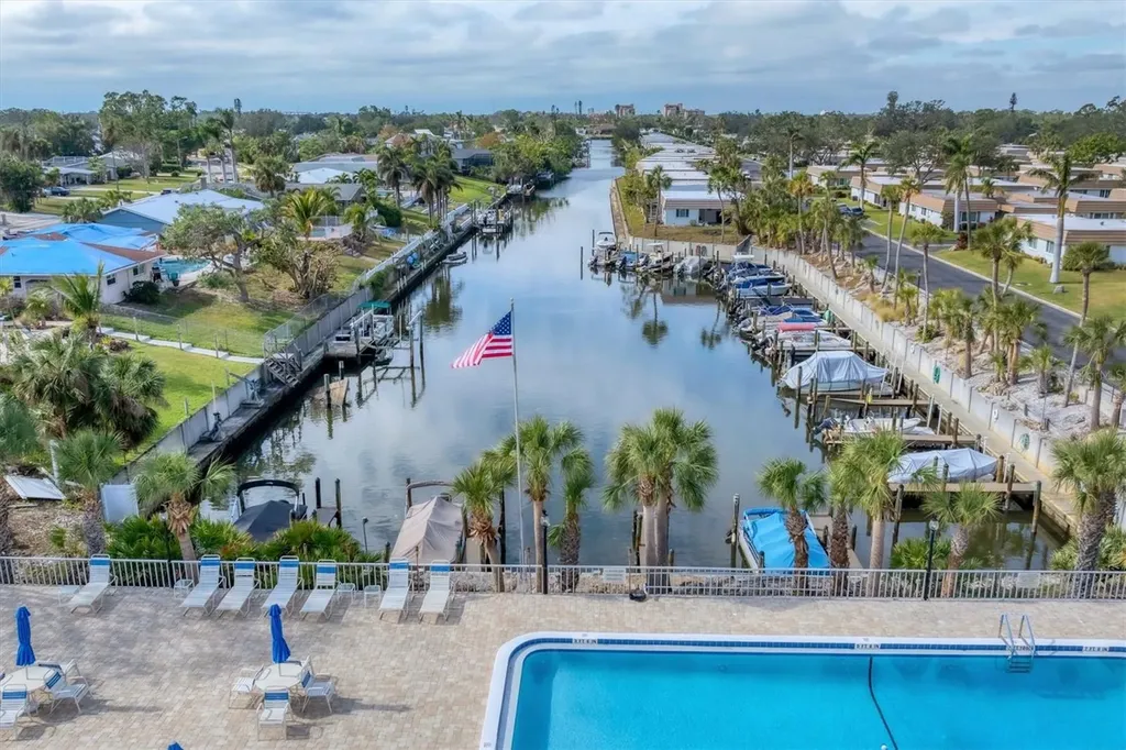 2713 Riverbluff Court Sarasota FL 34231