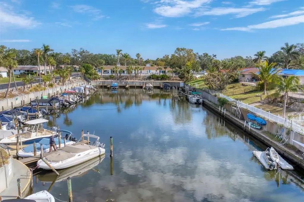 2713 Riverbluff Court Sarasota FL 34231