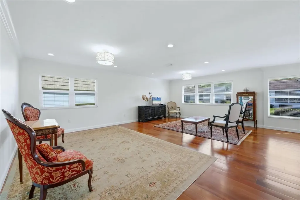 2713 Riverbluff Court Sarasota FL 34231