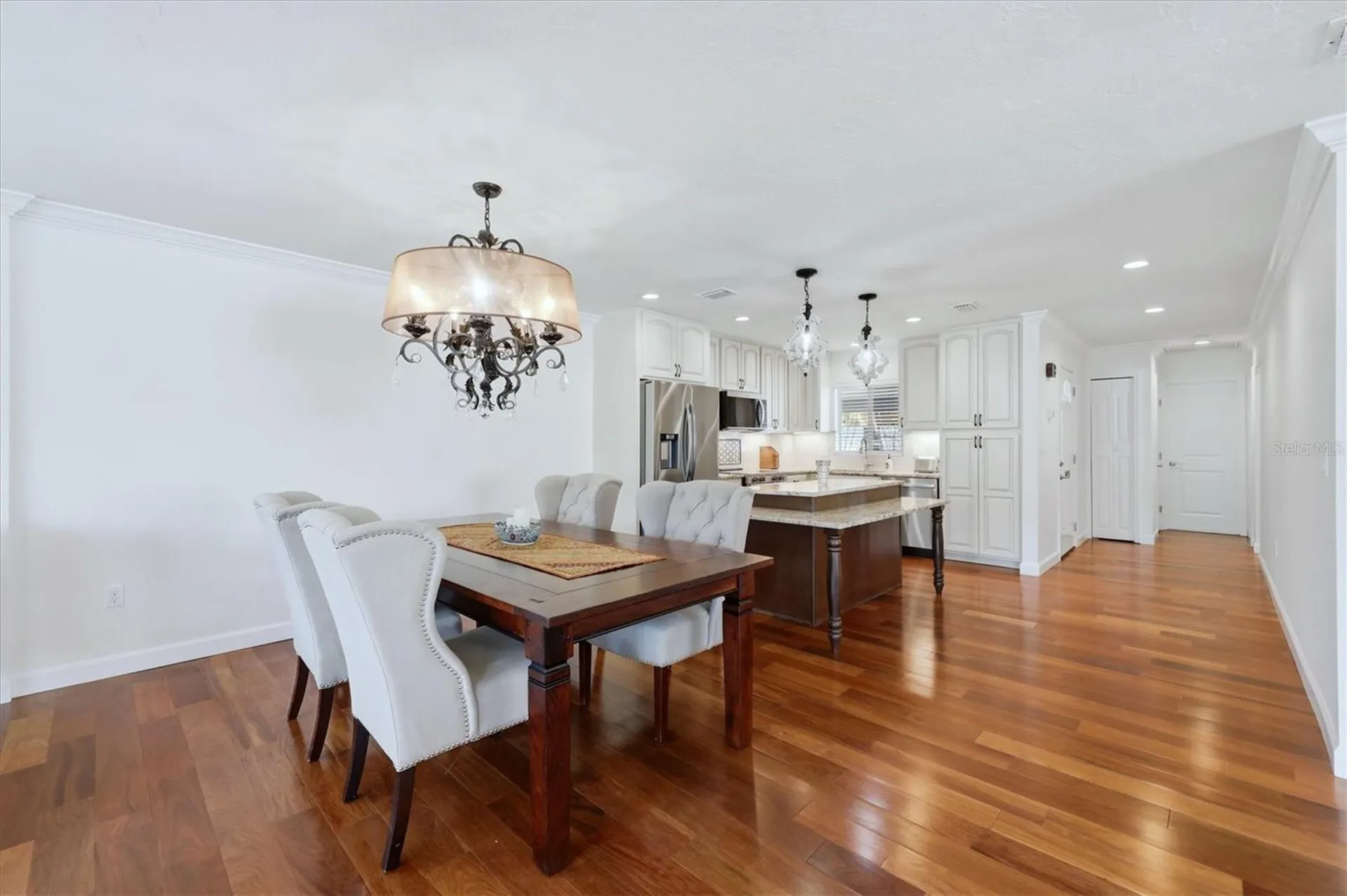 2713 Riverbluff Court Sarasota FL 34231