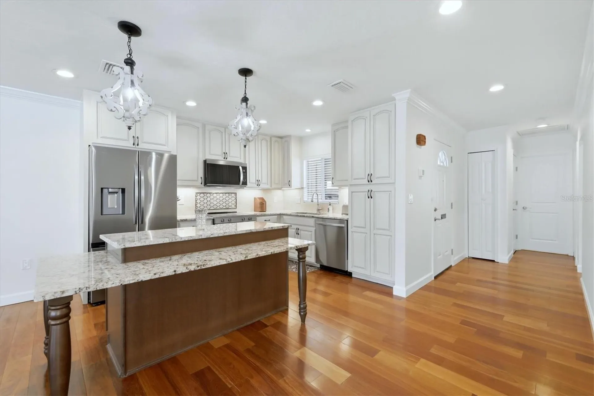 2713 Riverbluff Court Sarasota FL 34231