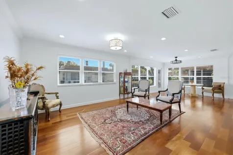 2713 Riverbluff Court Sarasota FL 34231