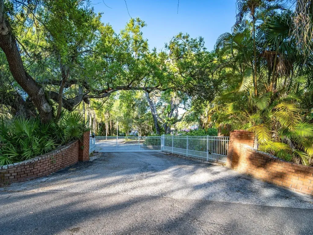 7311 Proctor Road Sarasota FL 34241