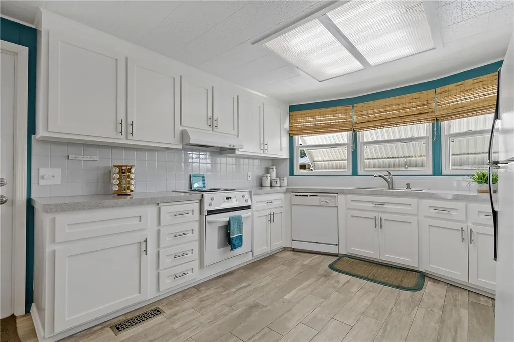 3301 Alt 19 Palm Harbor FL 34683