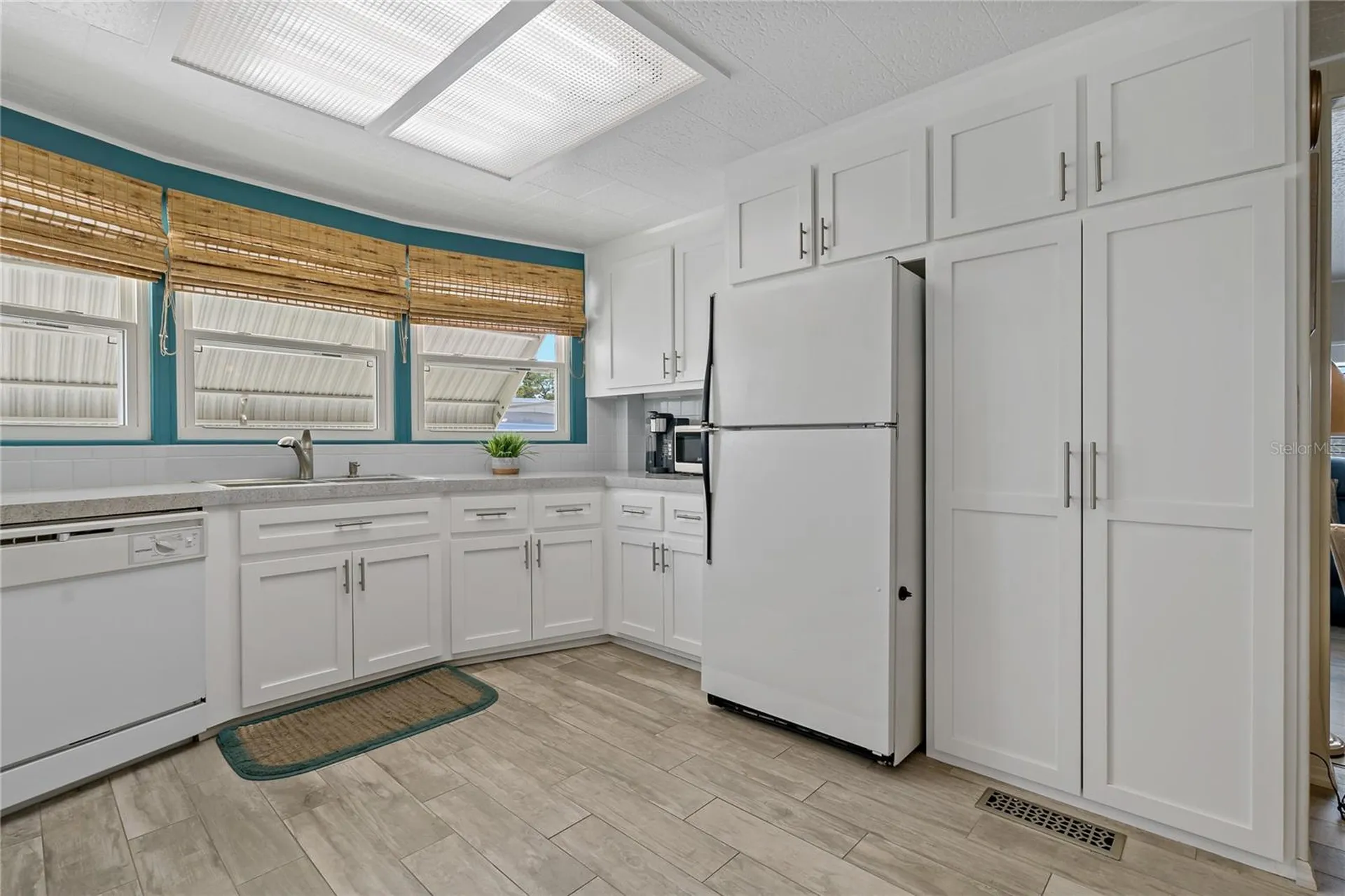 3301 Alt 19 Palm Harbor FL 34683