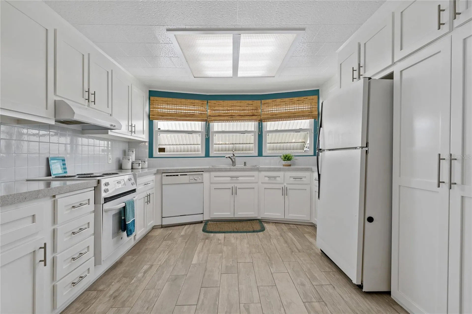 3301 Alt 19 Palm Harbor FL 34683
