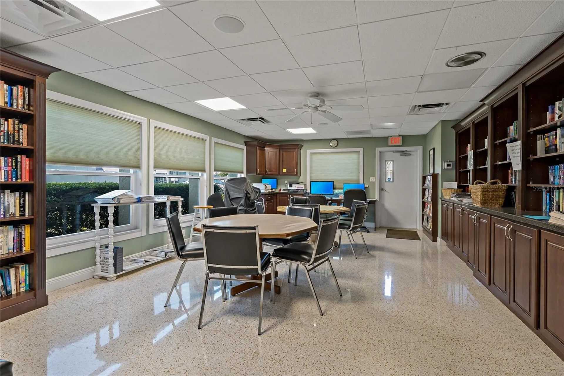 3301 Alt 19 Palm Harbor FL 34683
