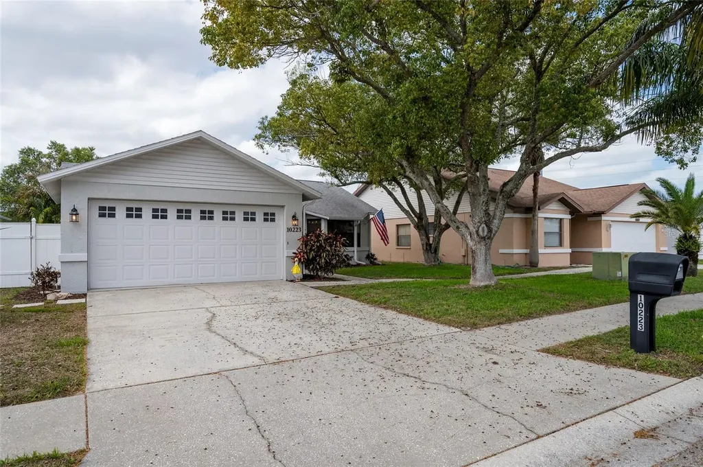 10223 Flagship Avenue Port Richey FL 34668