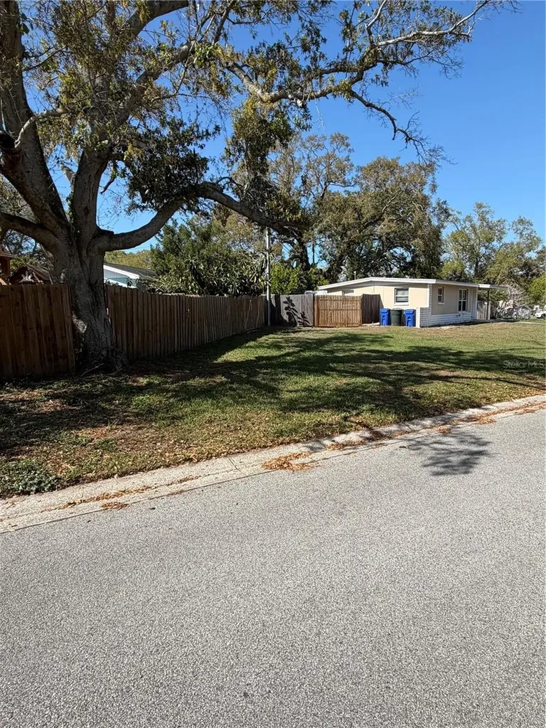 972 Cedarwood Avenue Dunedin FL 34698