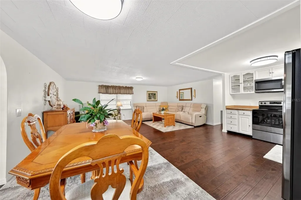 7 Cocos Plumosa Drive Eustis FL 32726