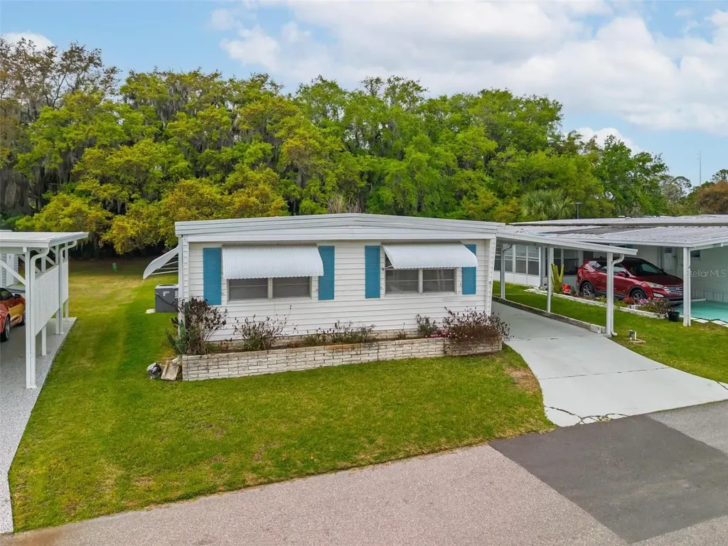 7 Cocos Plumosa Drive Eustis FL 32726
