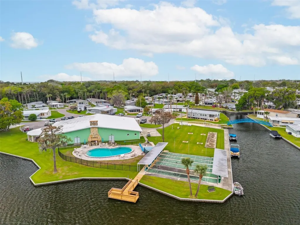 7 Cocos Plumosa Drive Eustis FL 32726