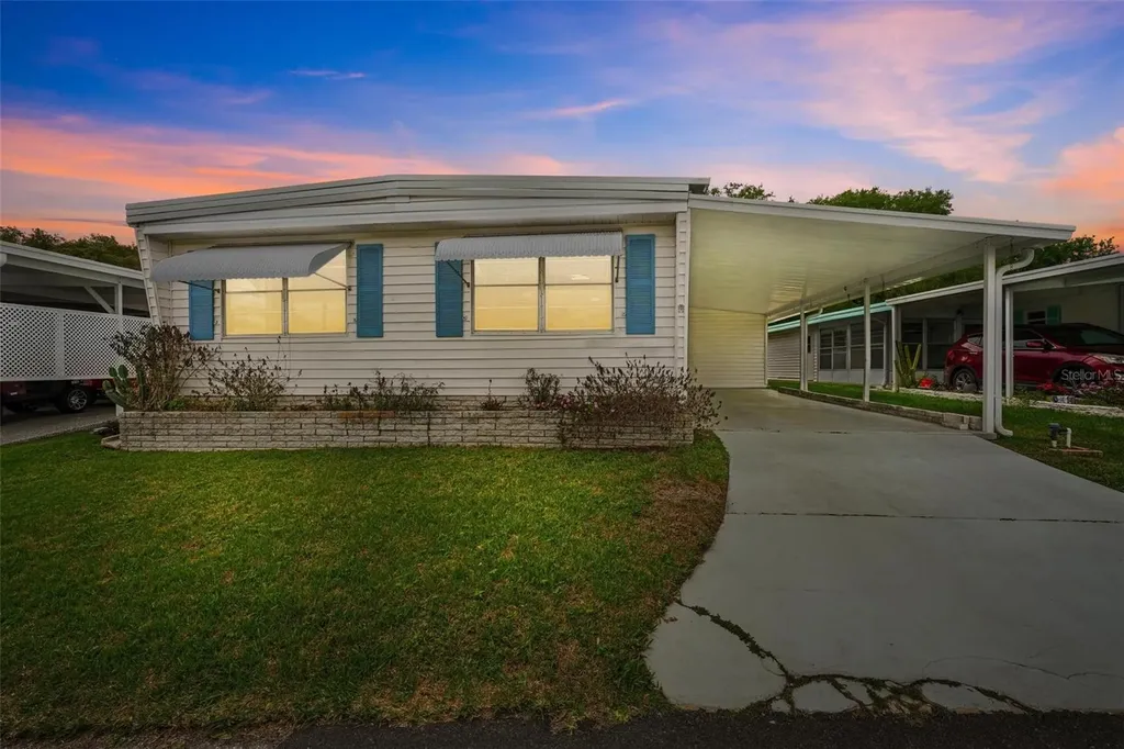 7 Cocos Plumosa Drive Eustis FL 32726