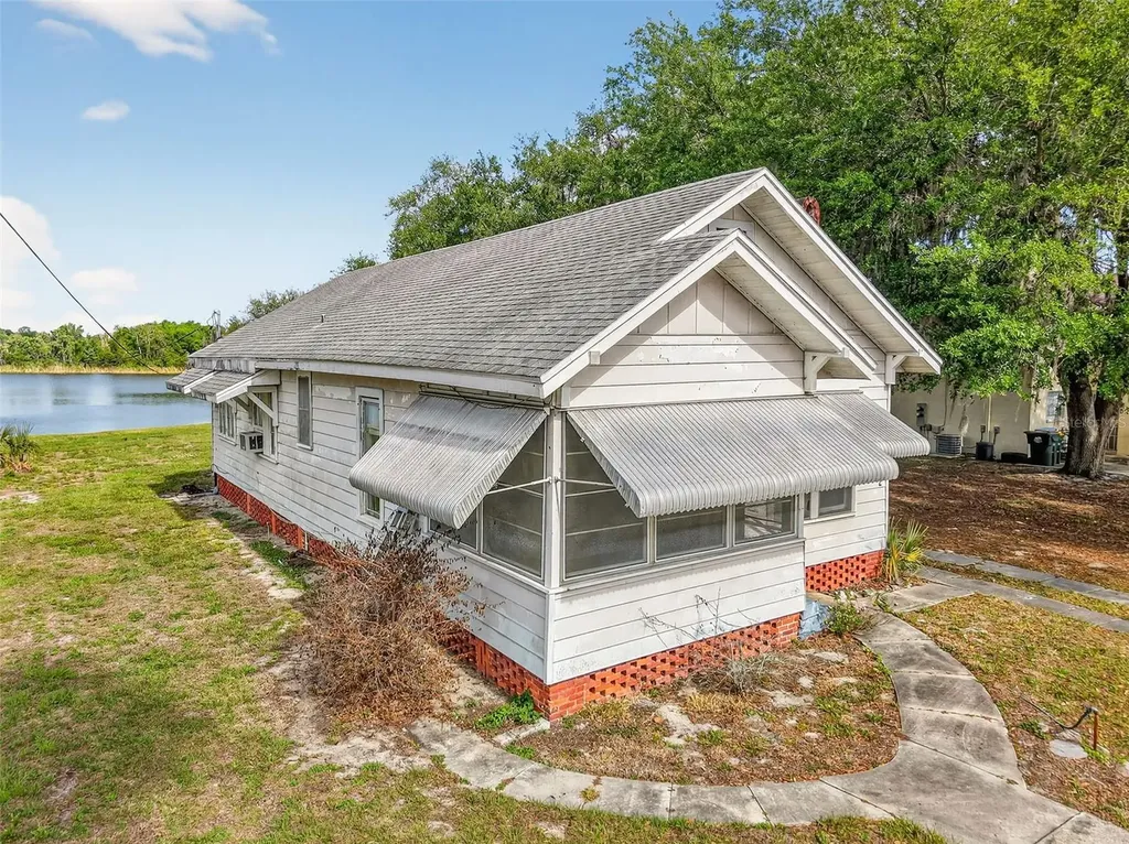 272 S Central/sr19s Avenue Umatilla FL 32784