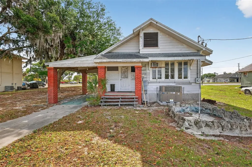 272 S Central/sr19s Avenue Umatilla FL 32784
