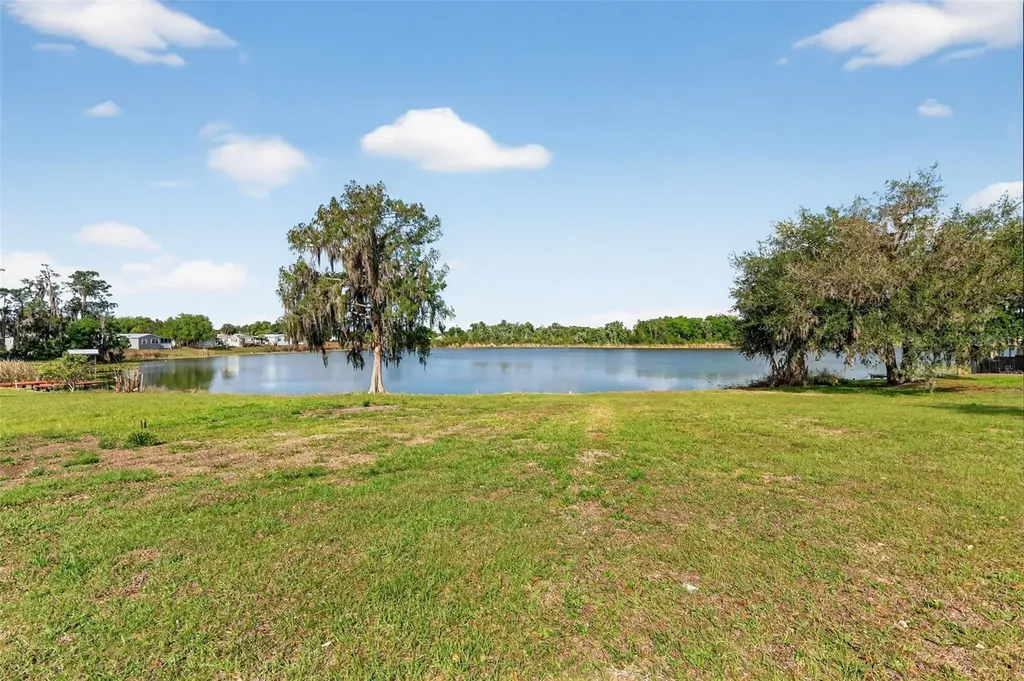 272 S Central/sr19s Avenue Umatilla FL 32784