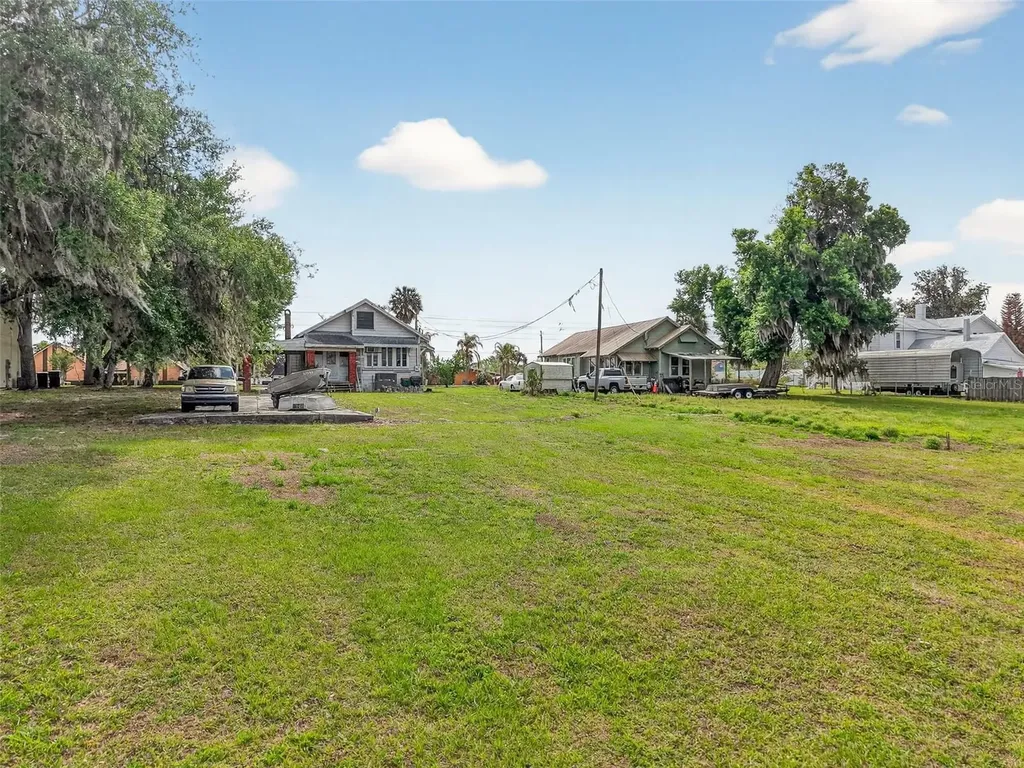 272 S Central/sr19s Avenue Umatilla FL 32784