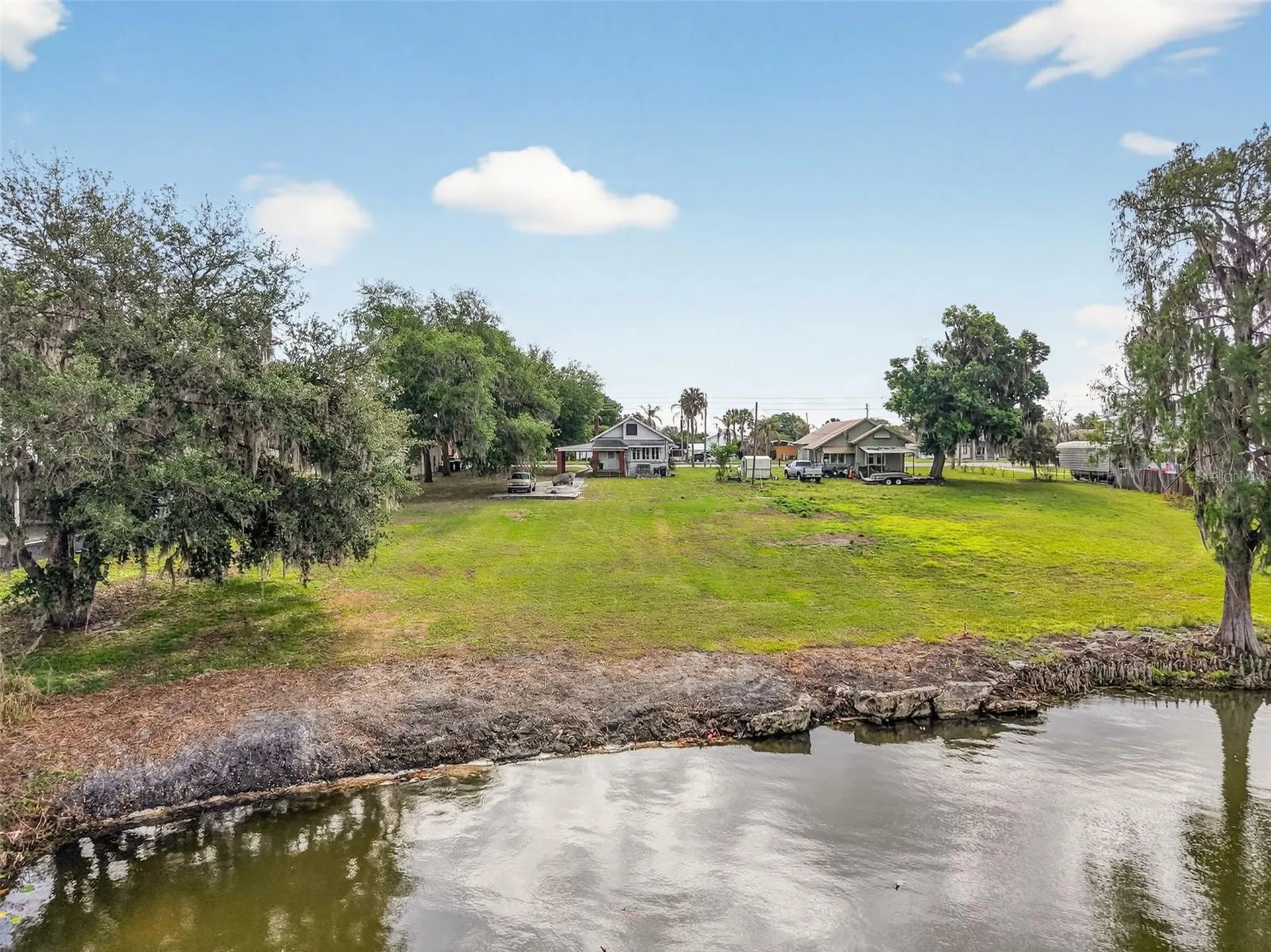 272 S Central/sr19s Avenue Umatilla FL 32784