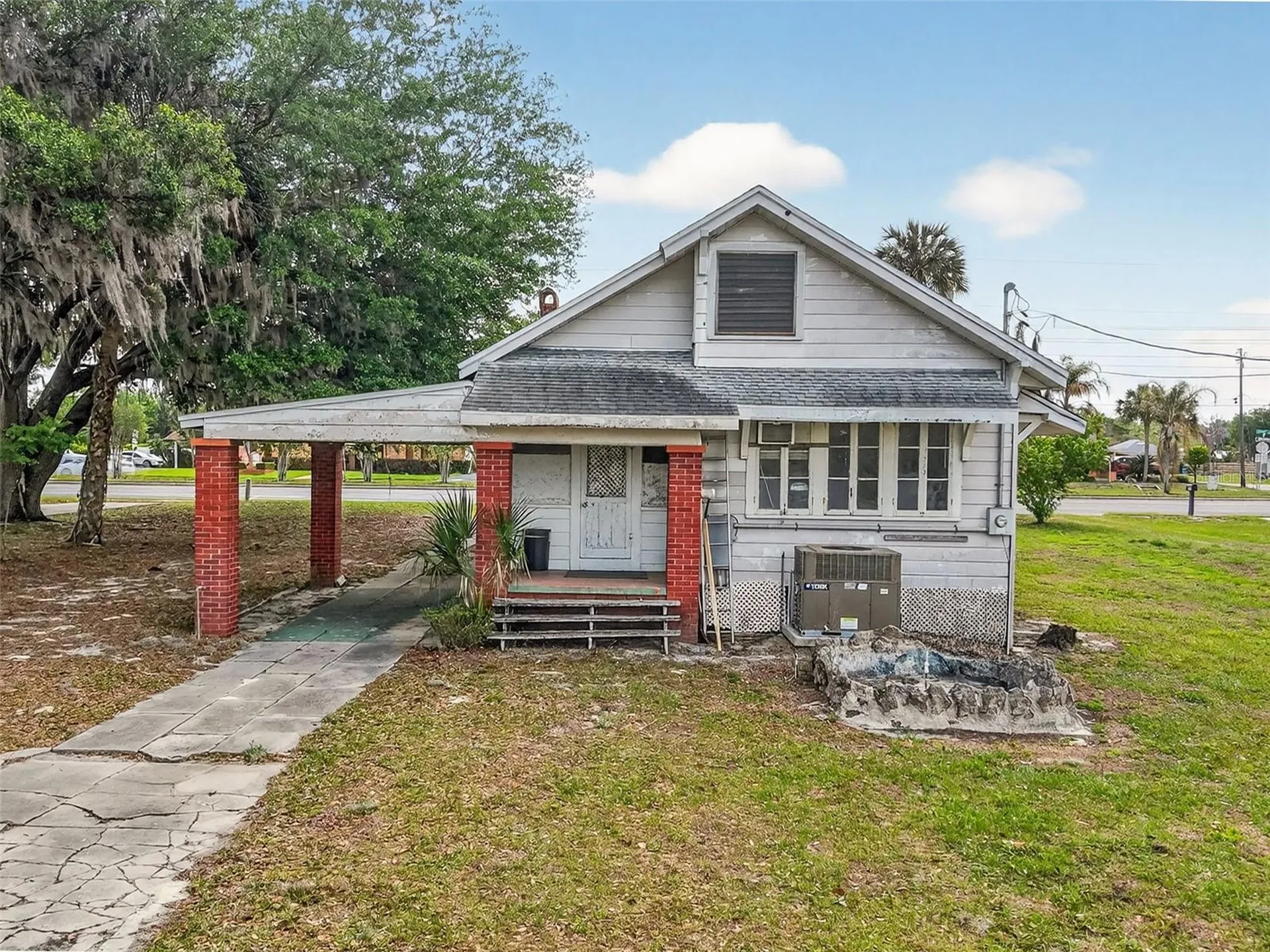 272 S Central/sr19s Avenue Umatilla FL 32784