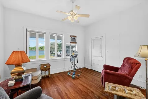 272 S Central/sr19s Avenue Umatilla FL 32784
