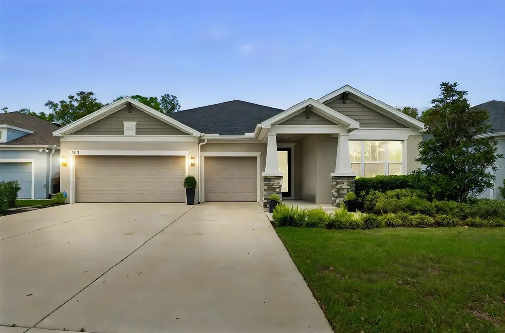 4911 Lakeshore Oaks Court Tampa FL 33624