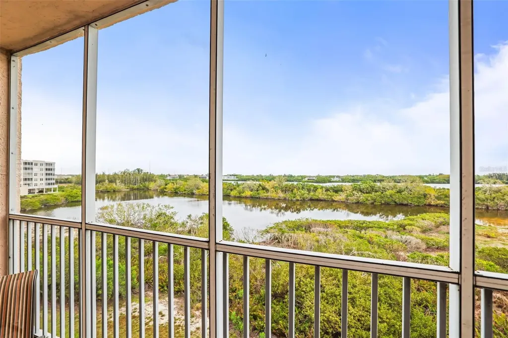 6399 Shoreline Drive St Petersburg FL 33708
