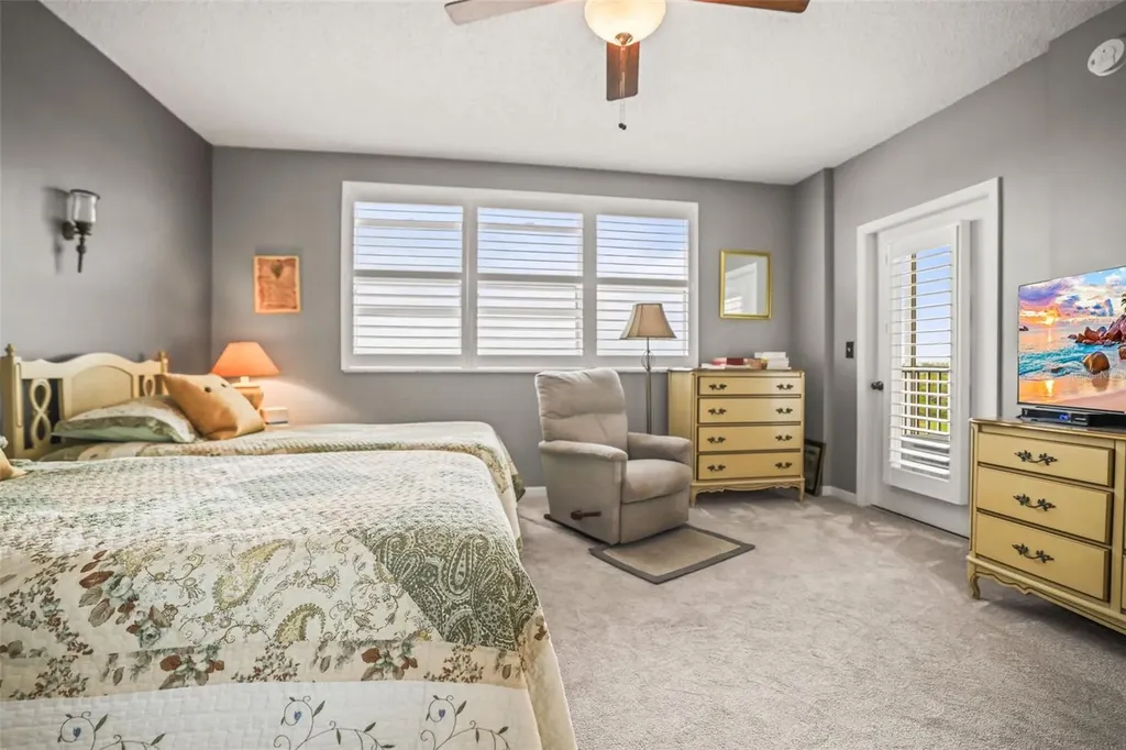 6399 Shoreline Drive St Petersburg FL 33708