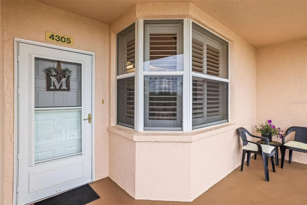 6399 Shoreline Drive St Petersburg FL 33708