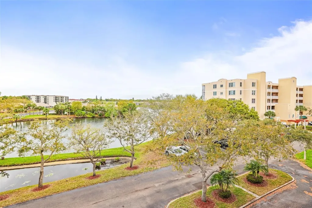 6399 Shoreline Drive St Petersburg FL 33708