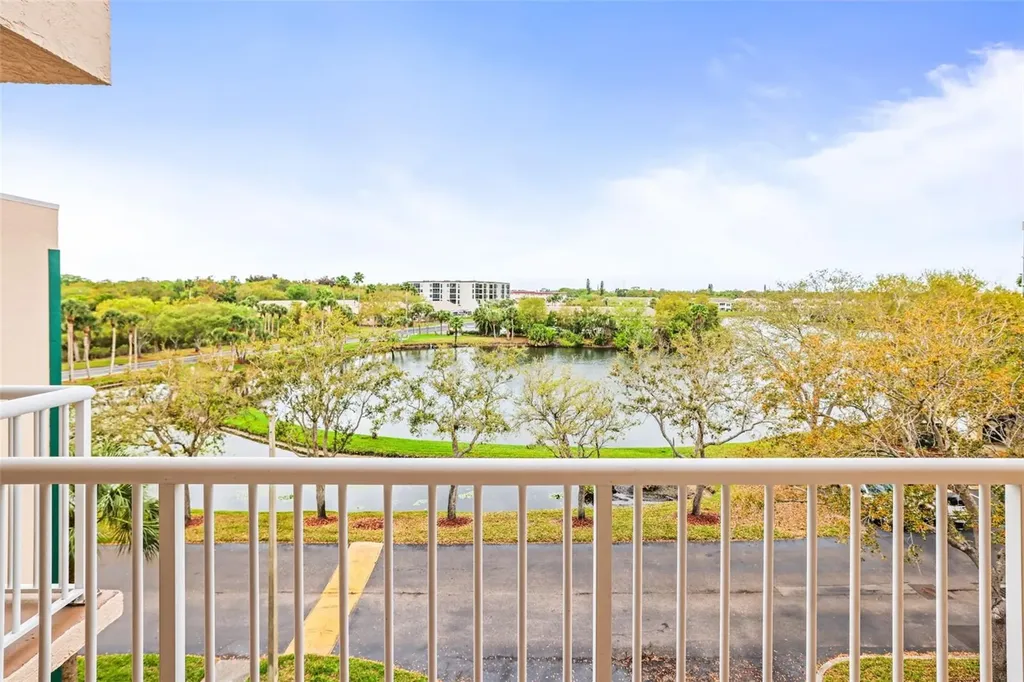 6399 Shoreline Drive St Petersburg FL 33708