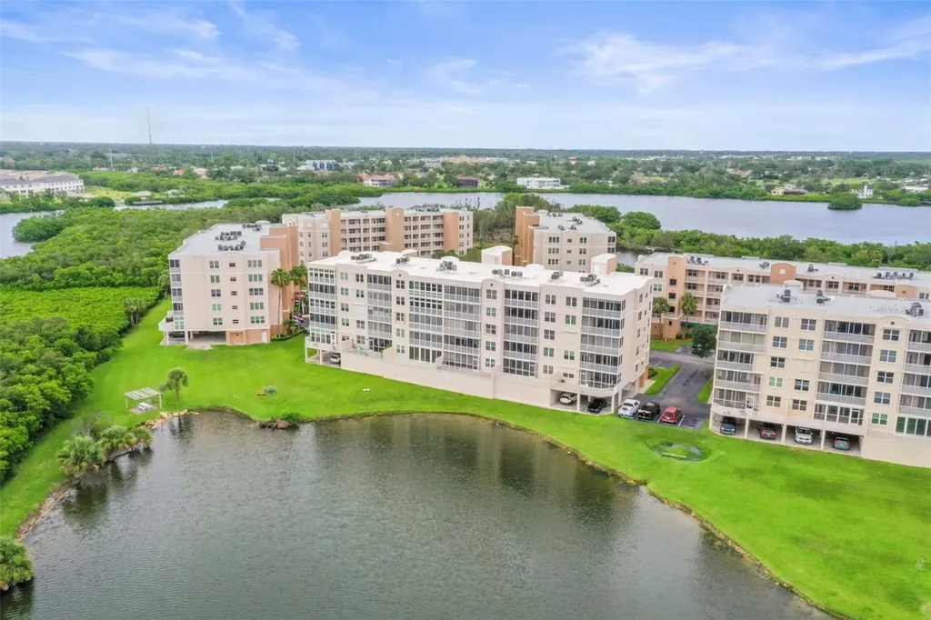 6399 Shoreline Drive St Petersburg FL 33708