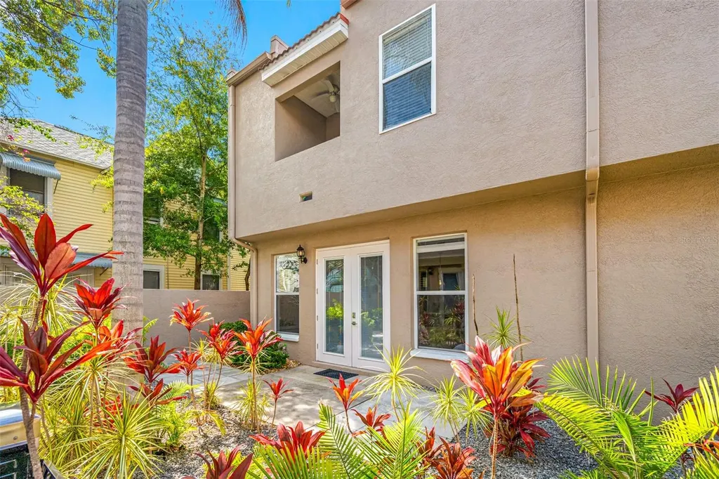 237 7th Avenue N St Petersburg FL 33701