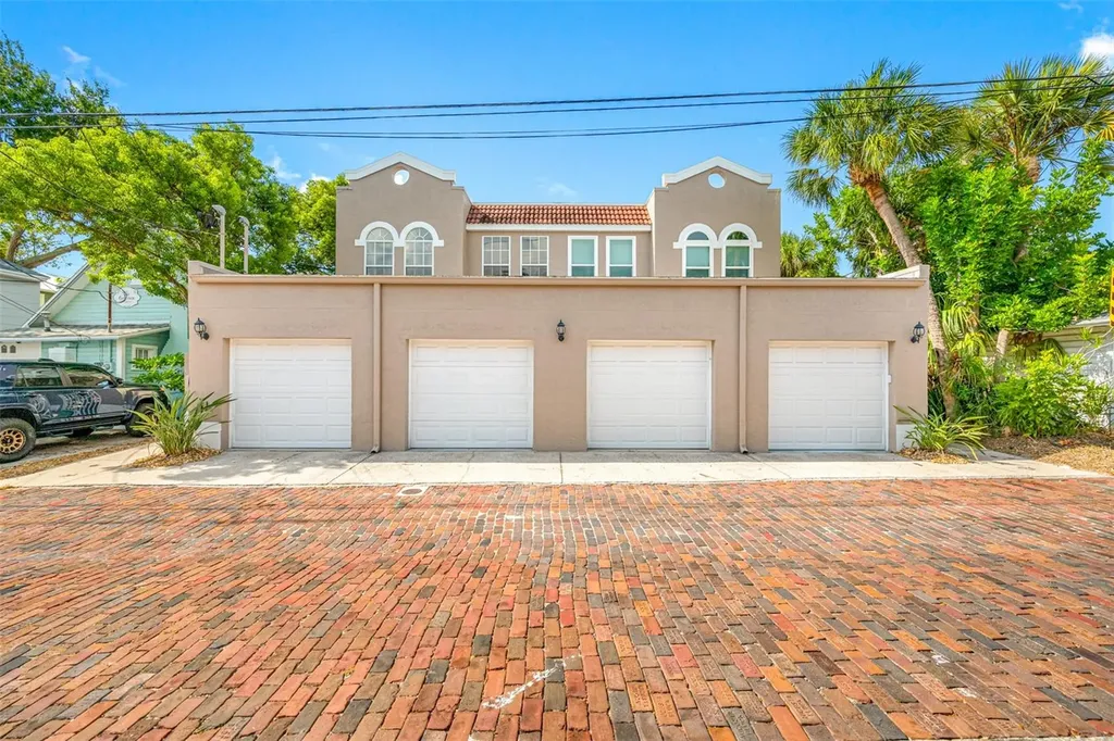 237 7th Avenue N St Petersburg FL 33701