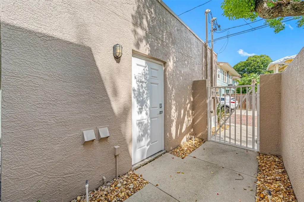 237 7th Avenue N St Petersburg FL 33701