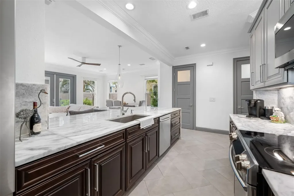 237 7th Avenue N St Petersburg FL 33701