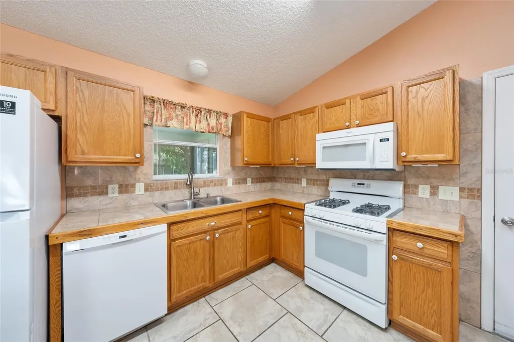 17870 SE 92nd Amory Avenue The Villages FL 32162