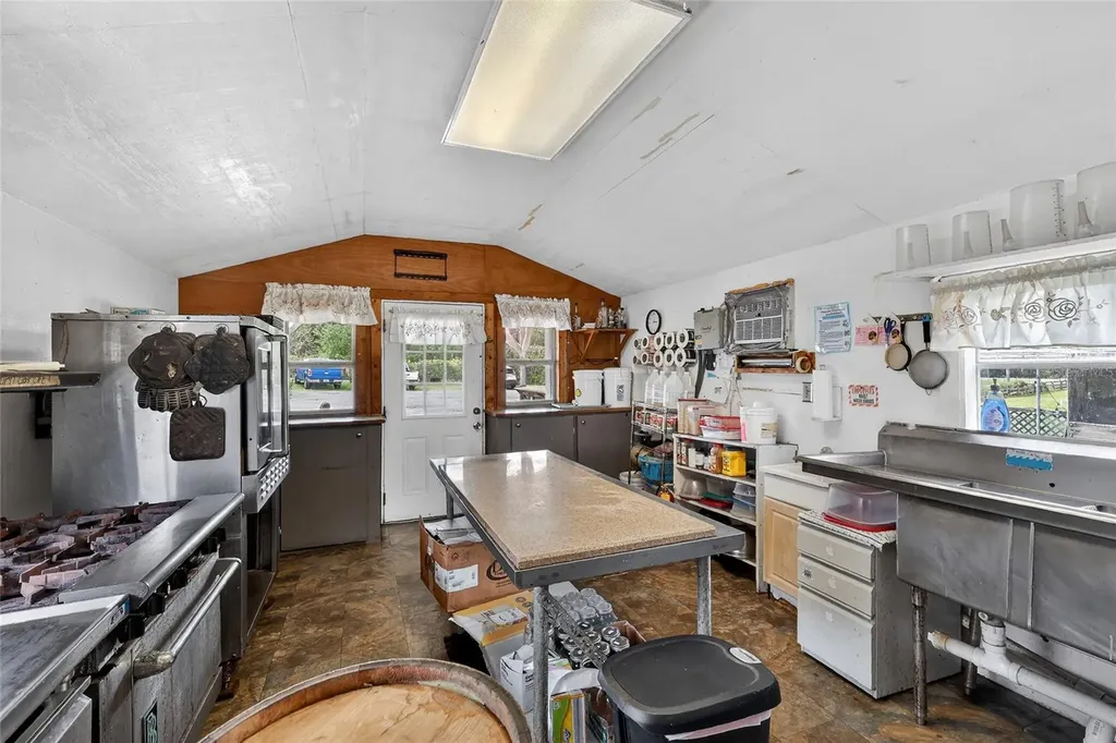 26921 Bloomfield Avenue Yalaha FL 34797