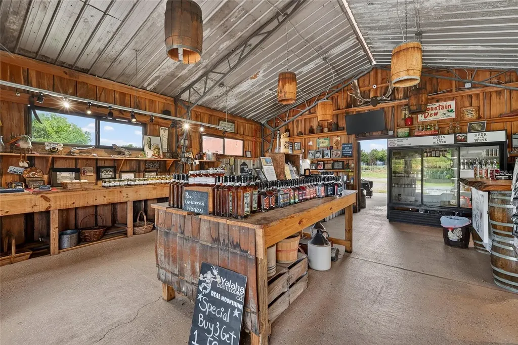 26921 Bloomfield Avenue Yalaha FL 34797