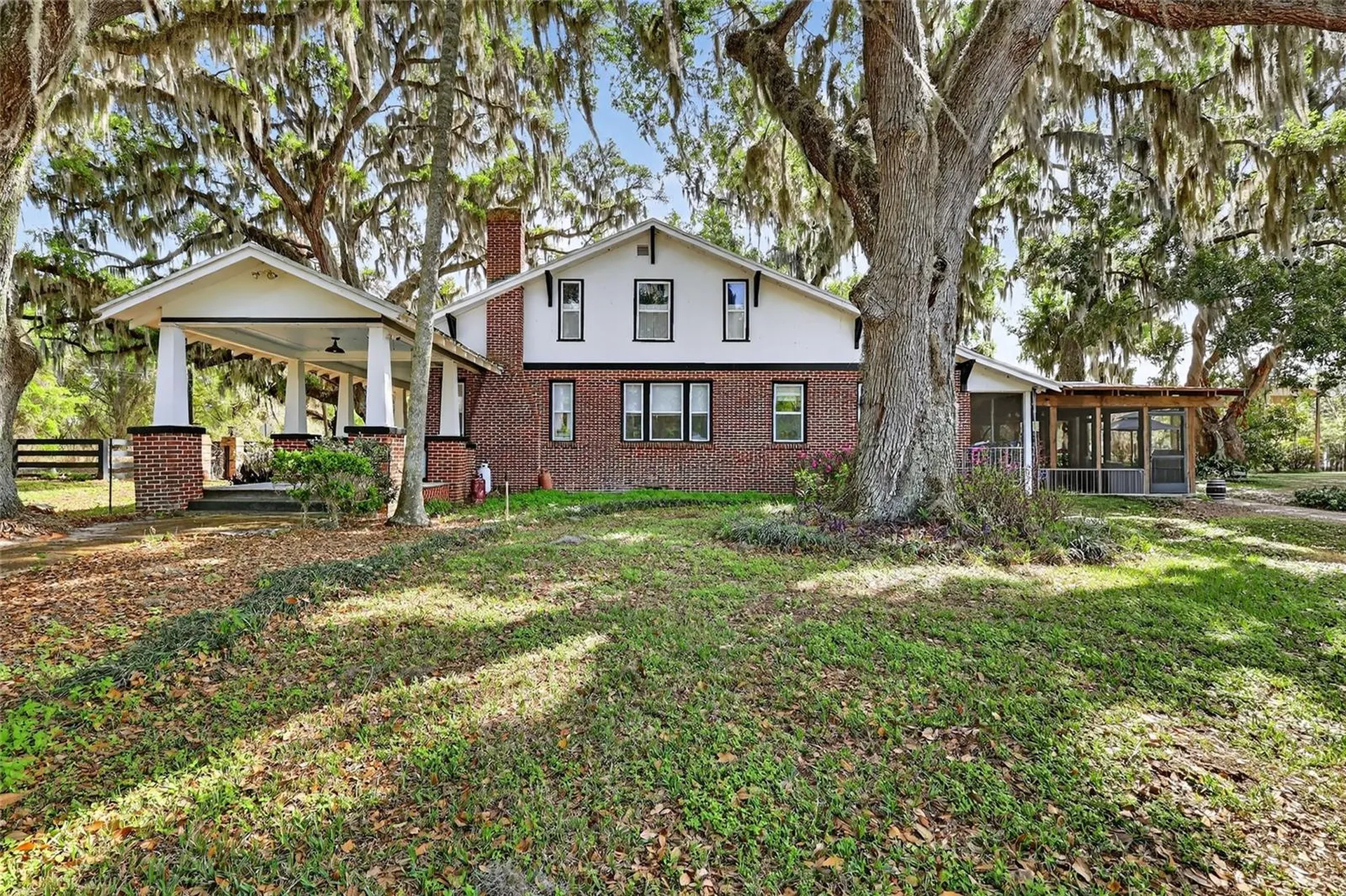 26921 Bloomfield Avenue Yalaha FL 34797