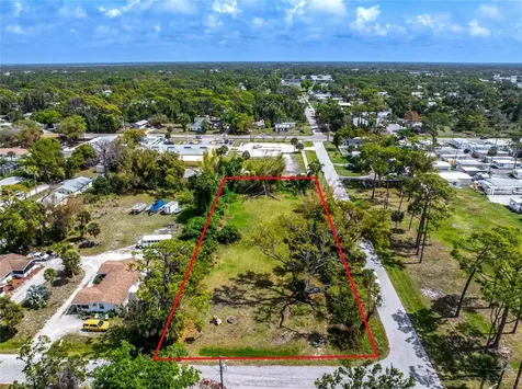Pineapple Street Englewood FL 34223