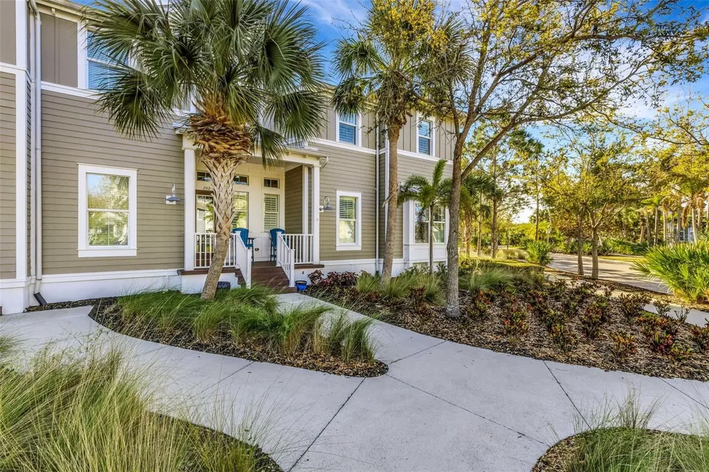 289 Sapphire Lake Drive Bradenton FL 34209
