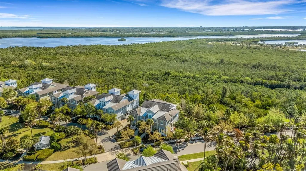 289 Sapphire Lake Drive Bradenton FL 34209