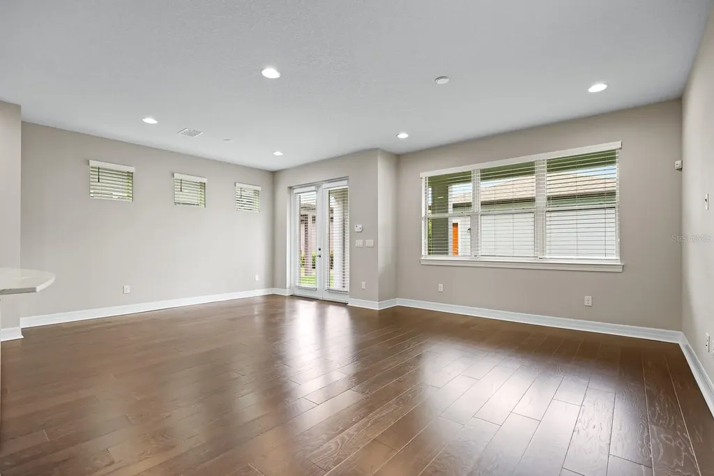 5707 Village Center Drive Lithia FL 33547