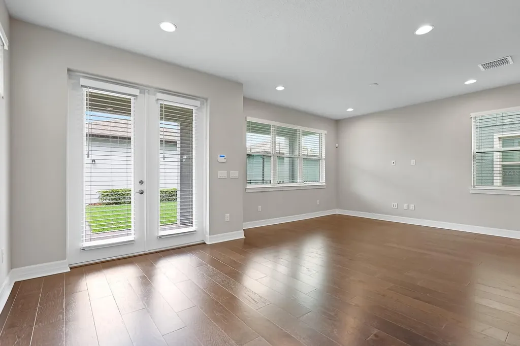 5707 Village Center Drive Lithia FL 33547