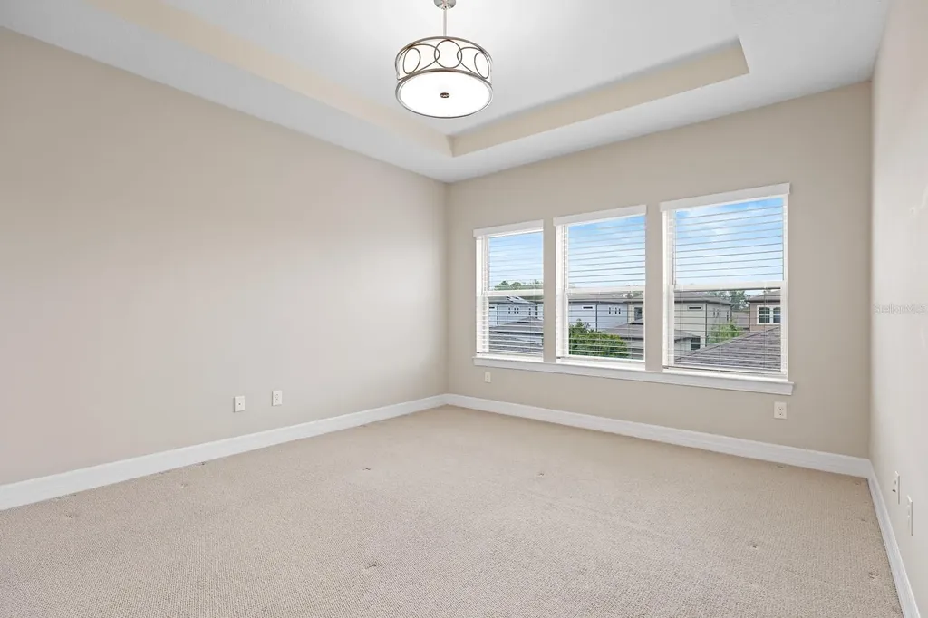 5707 Village Center Drive Lithia FL 33547