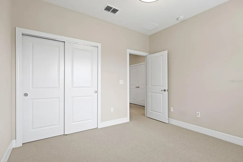 5707 Village Center Drive Lithia FL 33547