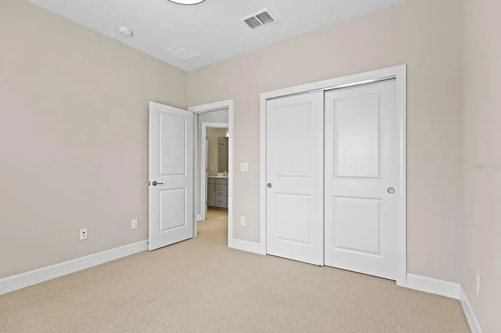 5707 Village Center Drive Lithia FL 33547